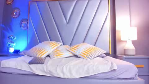 Brenda Time Schedule 0600 - 1400 GMT-5 online show from October 3, 11:07 am