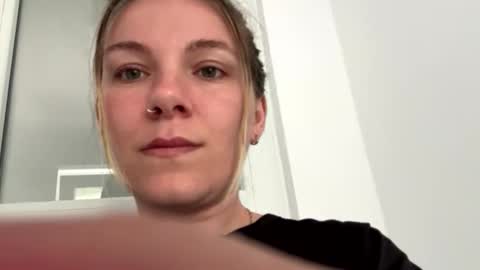 Brenda online show from April 24, 1:35 pm