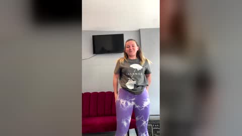 Brenda online show from April 22, 8:54 am