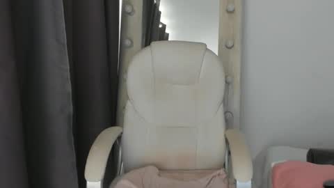 briannawhite10 online show from November 27, 6:15 pm