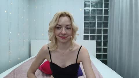 Heather online show from April 15, 1:42 am