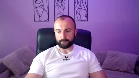 brindlefly69 online show from June 26, 10:53 am