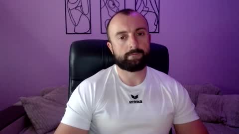 brindlefly69 online show from June 8, 10:16 am