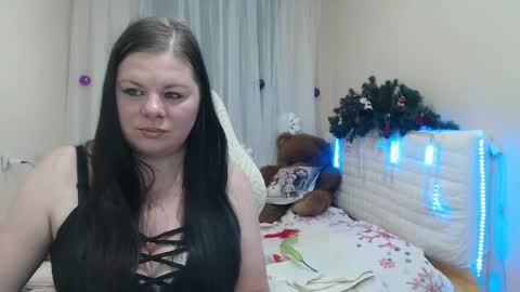 britneyraine online show from December 17, 8:10 am