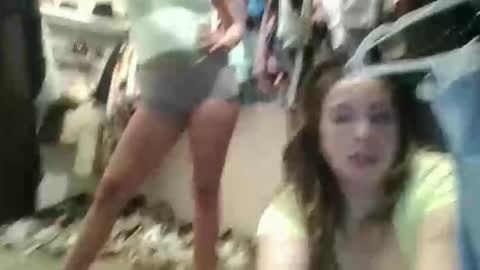 brittabshireee online show from April 24, 6:26 am