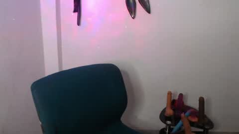 brittanycurvy69 online show from July 1, 3:48 am