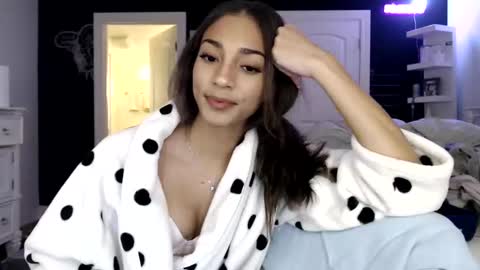 brittanyhalden online show from November 17, 2:36 am