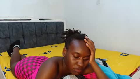 broken_haloo online show from February 12, 4:21 pm