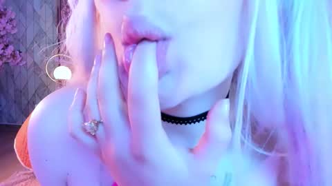 Snapshot of broklin_white23 chatting on October 23, 3:24 pm online show from October 23, 3:24 pm
