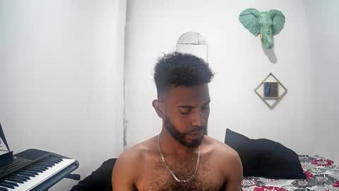 bruce_1111 online show from October 22, 4:48 am