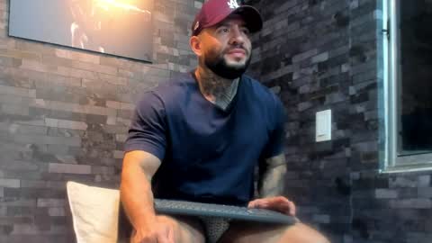 brucedallas online show from April 12, 1:31 am