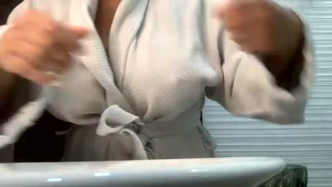 BRUNETTE DIAMOND  online show from July 25, 1:09 pm