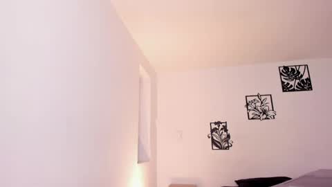     online show from April 2, 10:16 pm