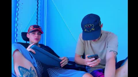 Snapshot of bruno_wild chatting on September 22, 12:42 pm Bruno wild online show from September 22, 12:42 pm