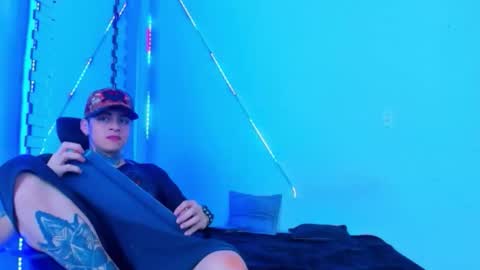 Snapshot of bruno_wild chatting on September 28, 7:01 pm Bruno wild online show from September 28, 7:01 pm