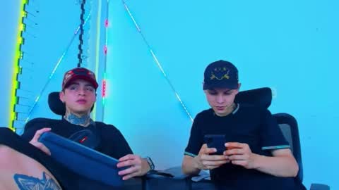 Snapshot of bruno_wild chatting on September 27, 6:49 pm Bruno wild online show from September 27, 6:49 pm