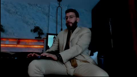 Andres Suarez online show from March 3, 5:20 pm