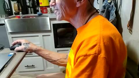 Snapshot of brushsquach chatting on March 3, 7:10 am Steve... aka SkinnieDippin aka TimberTramp online show from March 3, 7:10 am