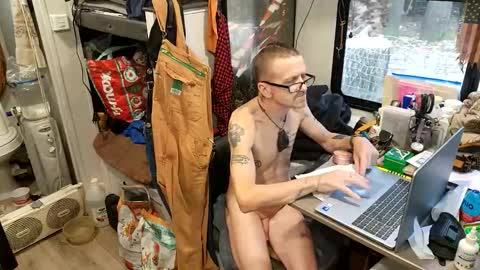 Steve... aka SkinnieDippin aka TimberTramp online show from May 4, 3:40 pm