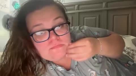 Desiree online show from February 8, 5:55 am