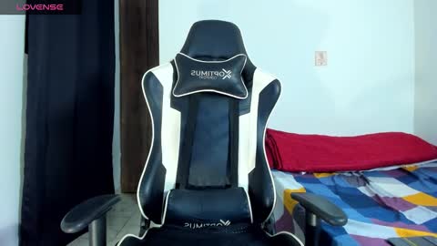 bryan_oficials online show from October 14, 4:04 am