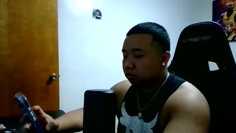 buffsexyman24 online show from April 5, 6:38 pm