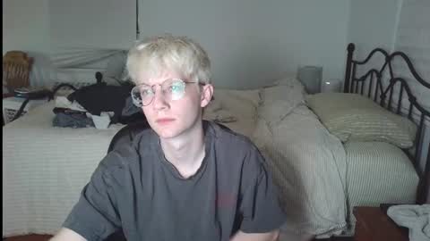 bugboy08 online show from June 27, 3:56 am