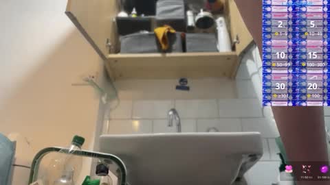 Snapshot of bukkakebae chatting on October 22, 8:10 pm bukkakebae online show from October 22, 8:10 pm