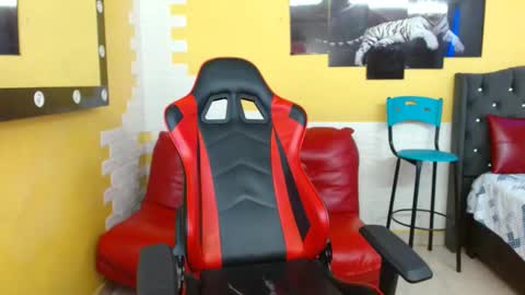 bull_cam online show from September 14, 7:37 pm