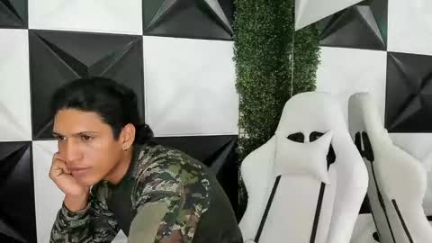 bull_cam online show from November 17, 9:06 pm