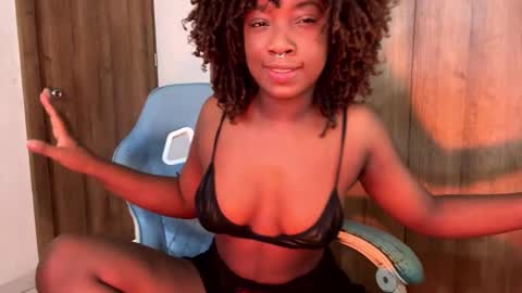 Isa online show from December 3, 9:59 pm