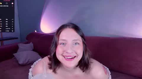 Snapshot of burn_lissa chatting on February 20, 5:41 pm Lissa online show from February 20, 5:41 pm