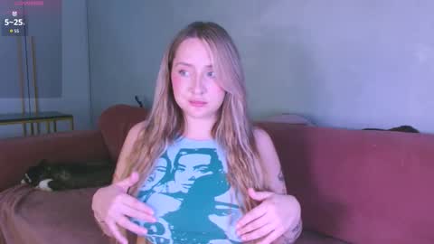 Snapshot of burn_lissa chatting on September 30, 8:30 pm Lissa online show from September 30, 8:30 pm