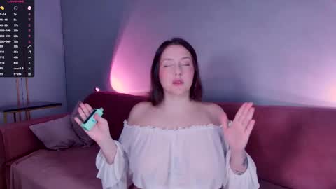 Snapshot of burn_lissa chatting on February 18, 4:25 pm Lissa online show from February 18, 4:25 pm