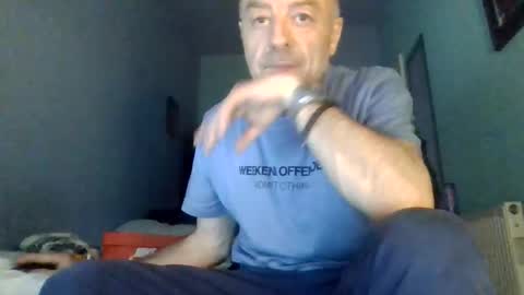 burnleyguy1977 online show from June 8, 4:35 am