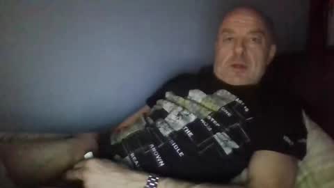 burnleyguy1977 online show from April 8, 12:24 am