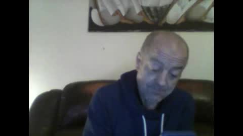 burnleyguy1977 online show from January 18, 2:42 am