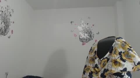 Snapshot of bustyamanda_ chatting on January 25, 12:26 pm Amanda  online show from January 25, 12:26 pm