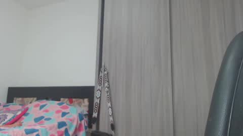 Snapshot of bustyamanda_ chatting on February 28, 3:26 pm Amanda  online show from February 28, 3:26 pm