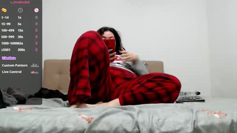 Emma online show from November 12, 6:32 pm