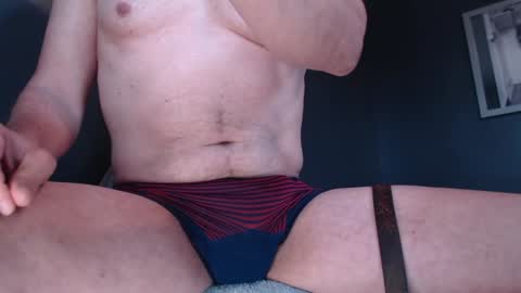 Snapshot of butch215 chatting on December 1, 5:48 pm Butch online show from December 1, 5:48 pm