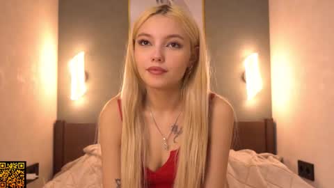 butteflai online show from December 17, 7:15 am