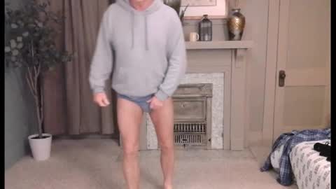 Miles online show from February 5, 9:04 am