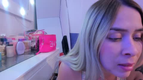     online show from December 8, 4:28 pm