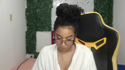 cailyn_dolls_ online show from November 20, 3:16 am