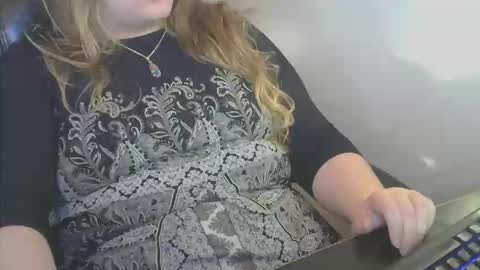 Calie online show from May 10, 9:32 pm