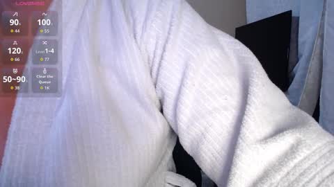 Snapshot of caliope_goddess1 chatting on October 2, 10:14 am caliope_goddess1 online show from October 2, 10:14 am