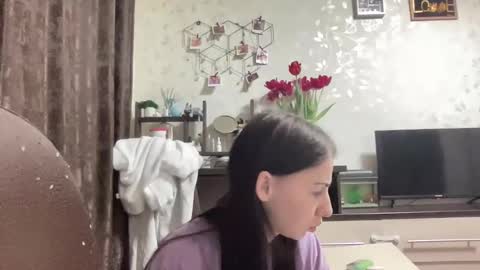 Anna online show from March 10, 9:40 pm