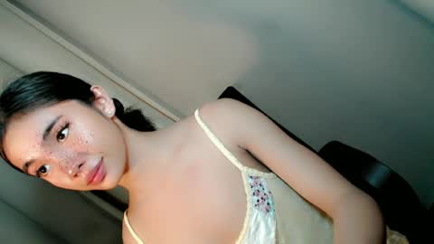 call_me_nina online show from June 23, 12:22 pm