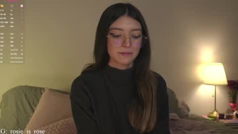 Snapshot of call_me_rosie chatting on October 7, 2:07 am   online show from October 7, 2:07 am